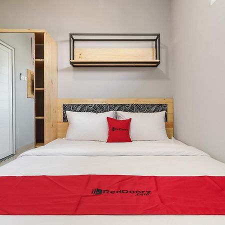 فندق Reddoorz Near Plaza Atrium Senen جاكرتا المظهر الخارجي الصورة