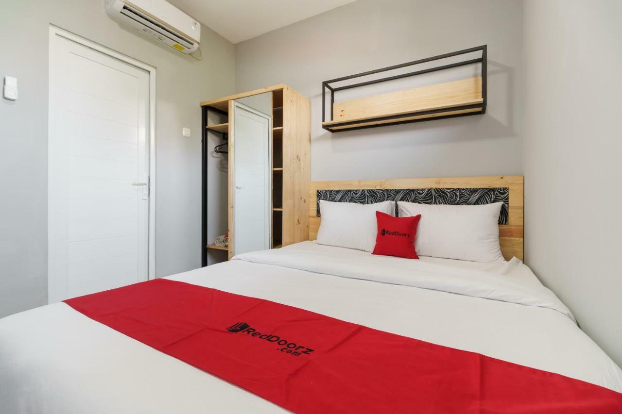 فندق Reddoorz Near Plaza Atrium Senen جاكرتا المظهر الخارجي الصورة