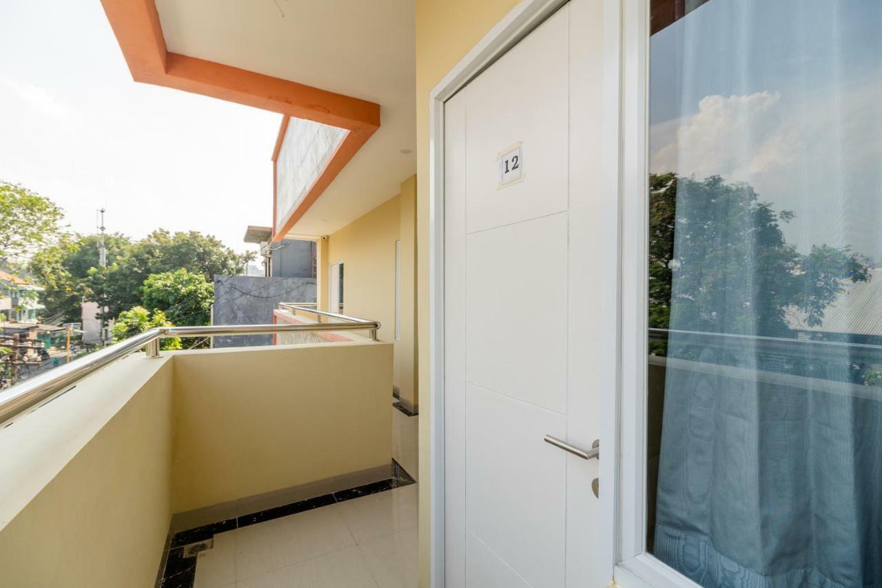 فندق Reddoorz Near Plaza Atrium Senen جاكرتا المظهر الخارجي الصورة
