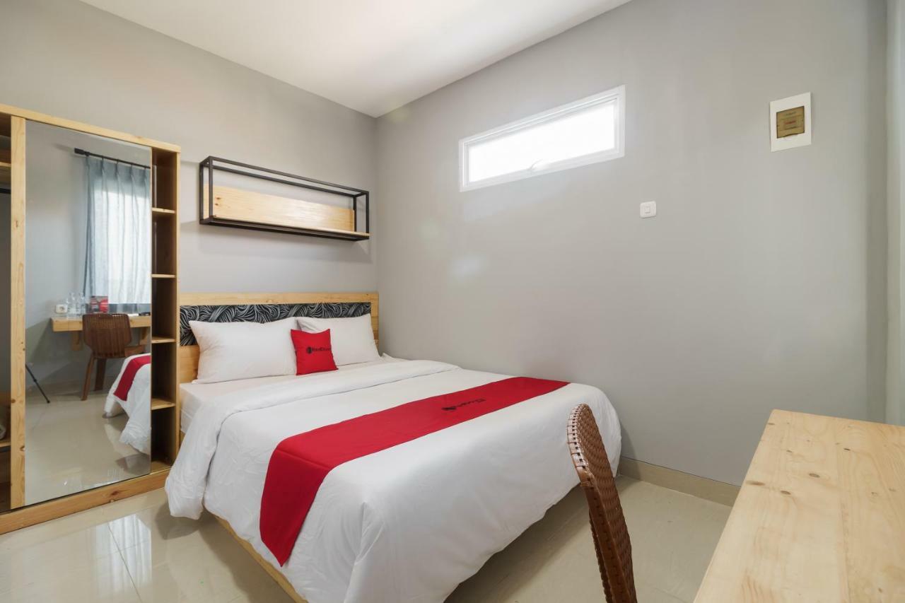 فندق Reddoorz Near Plaza Atrium Senen جاكرتا المظهر الخارجي الصورة