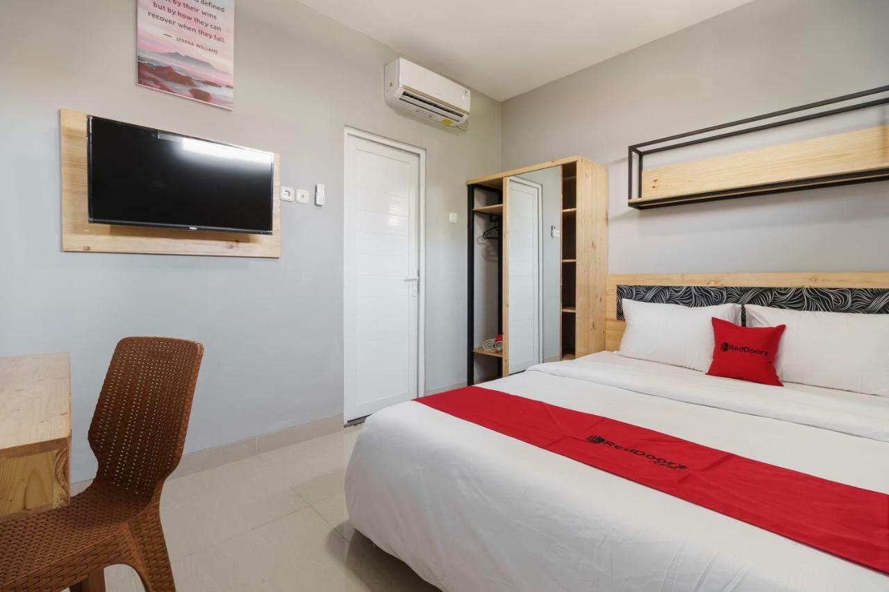 فندق Reddoorz Near Plaza Atrium Senen جاكرتا المظهر الخارجي الصورة
